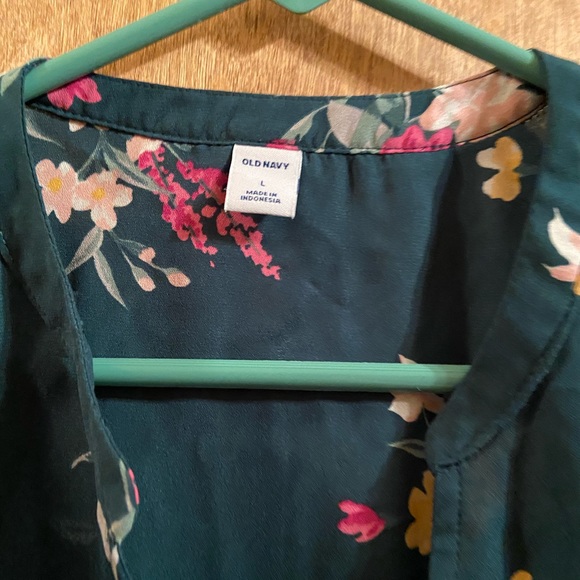 BNWT Old Navy blouse - Picture 2 of 3